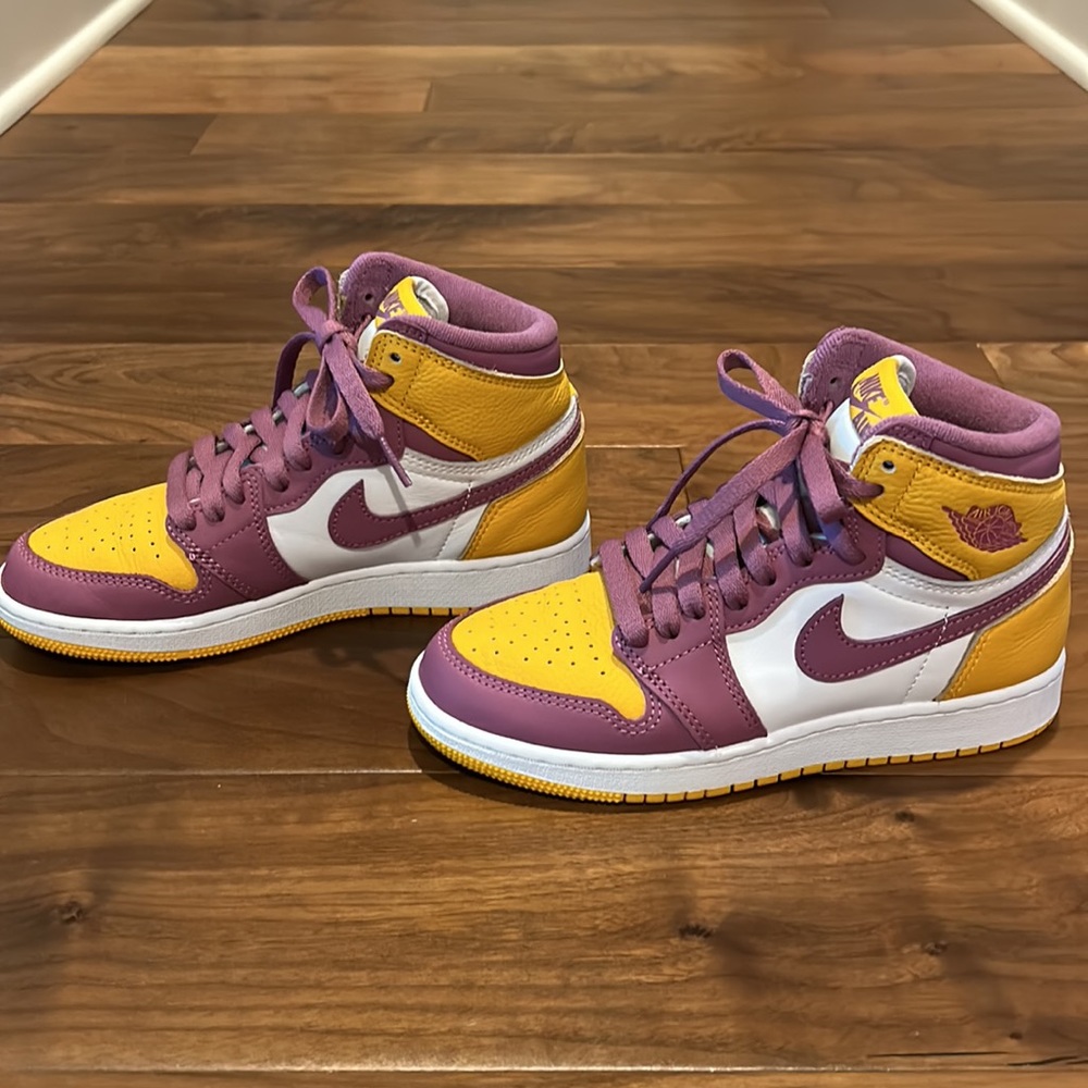 Air Jordan 1 Retro High OG Brotherhood. Like new!